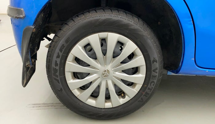 2013 Toyota Etios Liva G, Petrol, Manual, 42,005 km, Right Rear Wheel