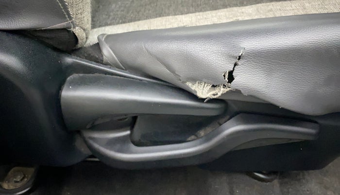 2013 Toyota Etios Liva G, Petrol, Manual, 42,005 km, Driver Side Adjustment Panel