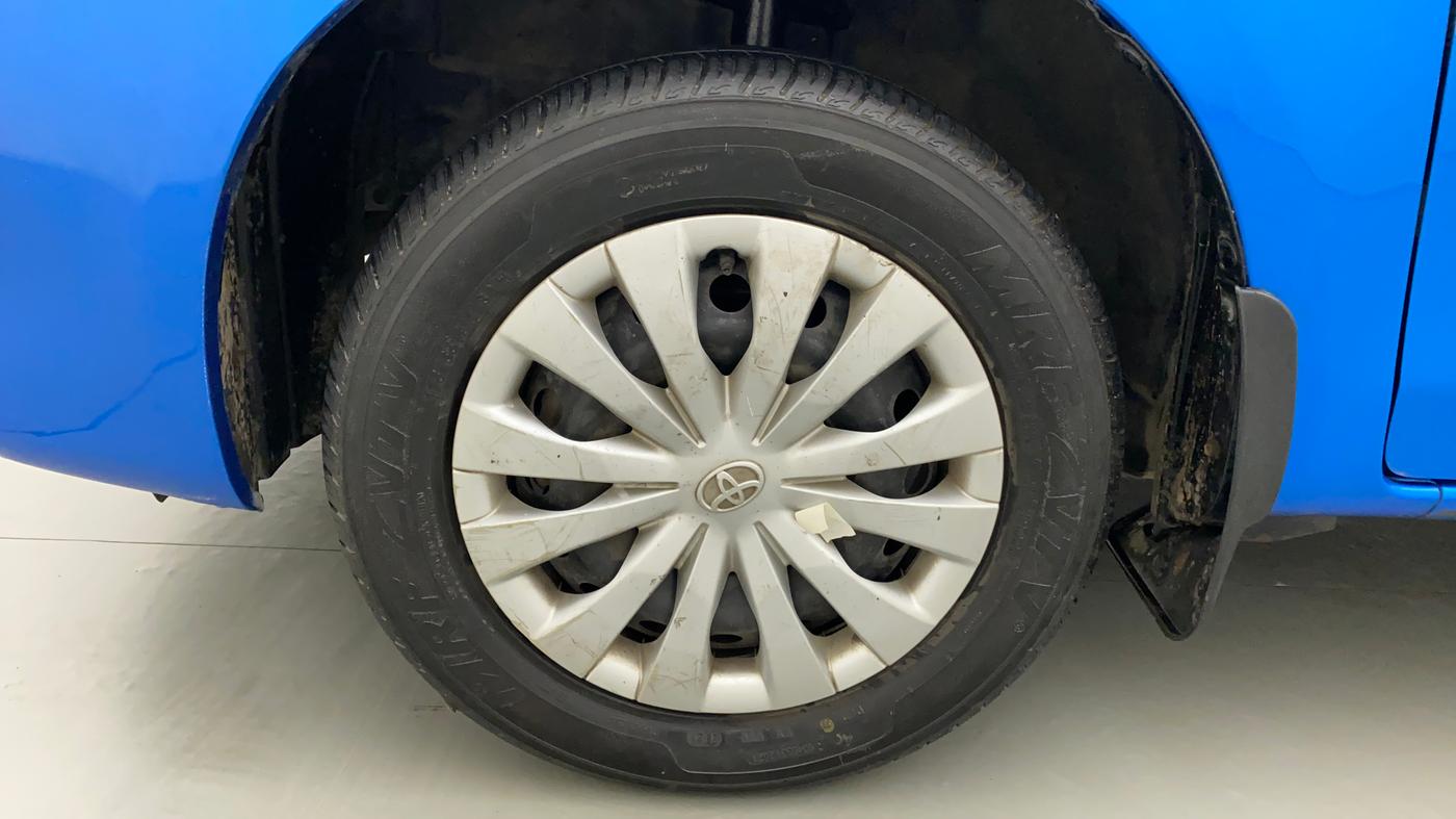 2013 Toyota Etios Liva G, Petrol, Manual, 42,005 km, Left Front Wheel