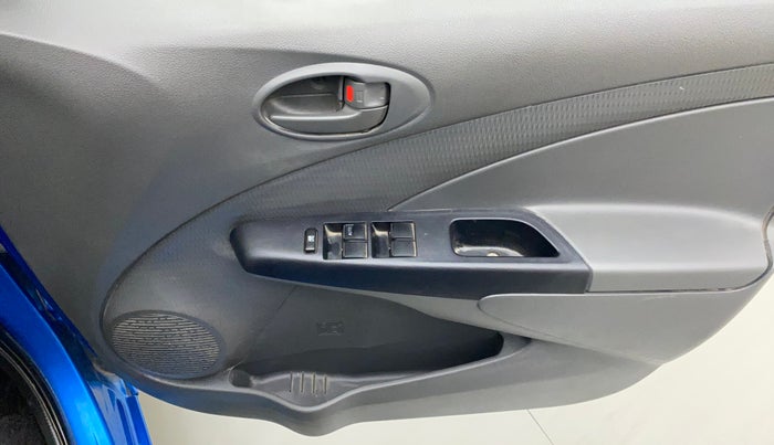 2013 Toyota Etios Liva G, Petrol, Manual, 42,005 km, Driver Side Door Panels Control
