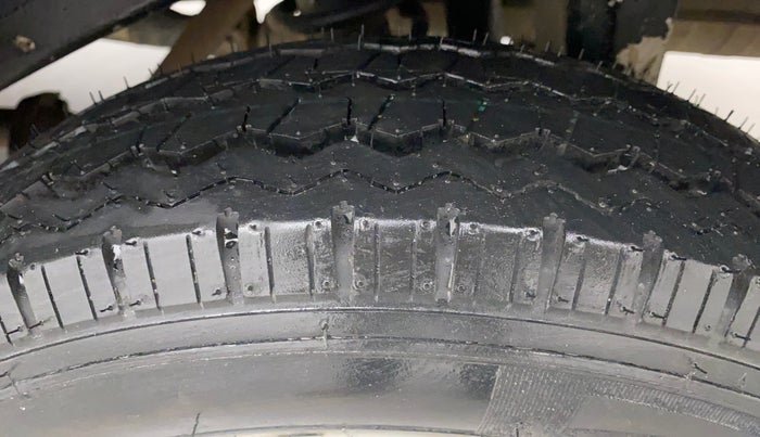 2014 Maruti Eeco 5 STR WITH A/C+HTR, Petrol, Manual, 13,505 km, Left Rear Tyre Tread