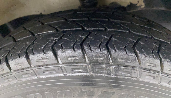 2014 Maruti Eeco 5 STR WITH A/C+HTR, Petrol, Manual, 13,505 km, Right Front Tyre Tread