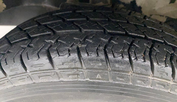 2014 Maruti Eeco 5 STR WITH A/C+HTR, Petrol, Manual, 13,505 km, Left Front Tyre Tread