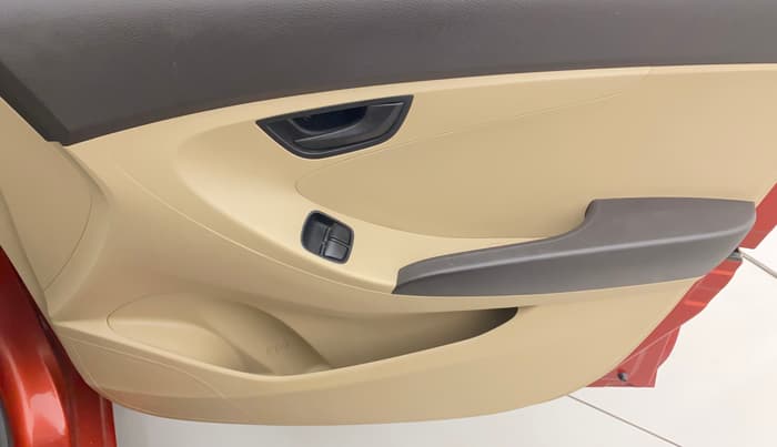 2014 Hyundai Eon MAGNA +, Petrol, Manual, 65,030 km, Driver Side Door Panels Control