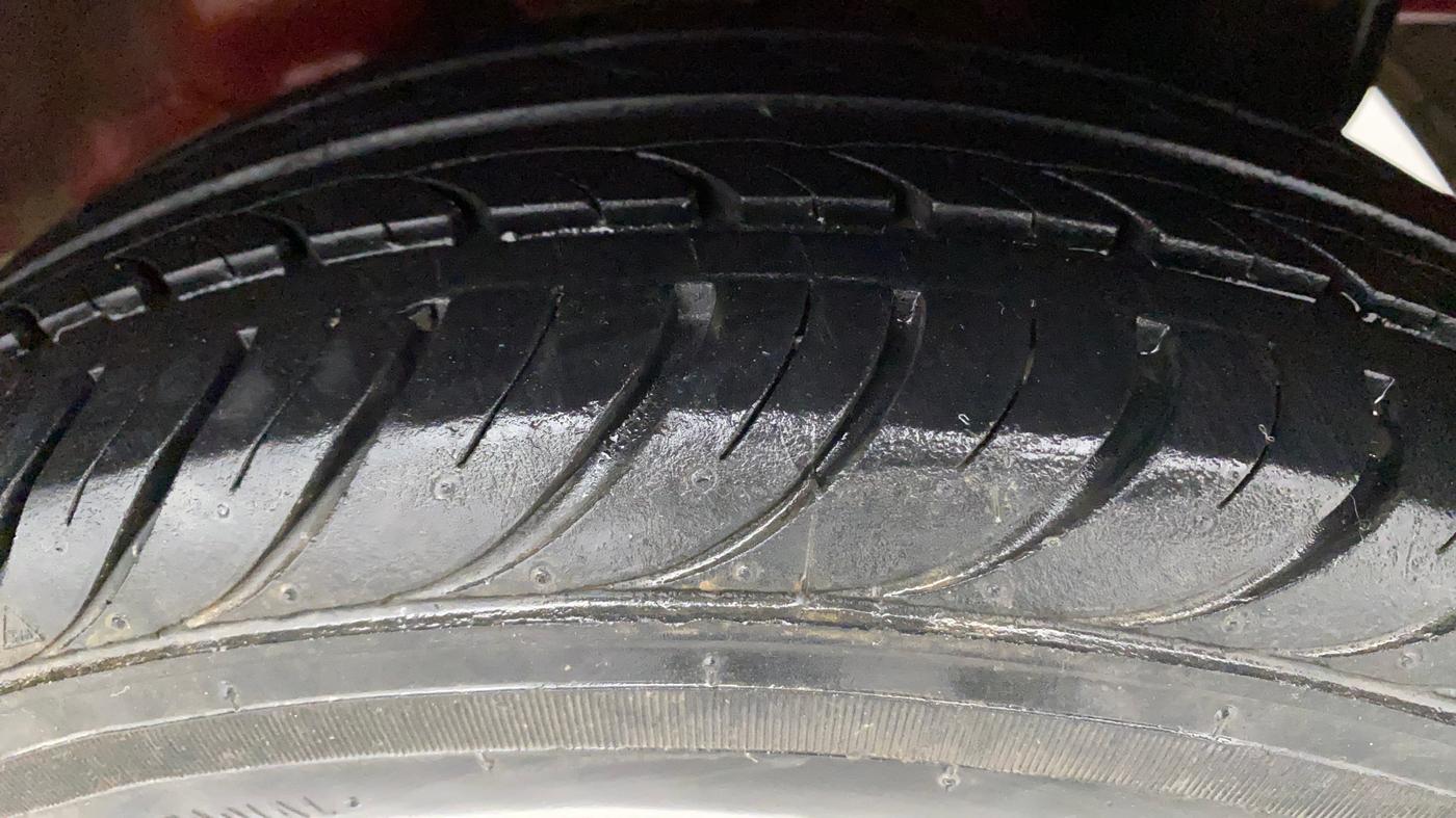 2014 Hyundai Eon MAGNA +, Petrol, Manual, 65,030 km, Left Rear Tyre Tread
