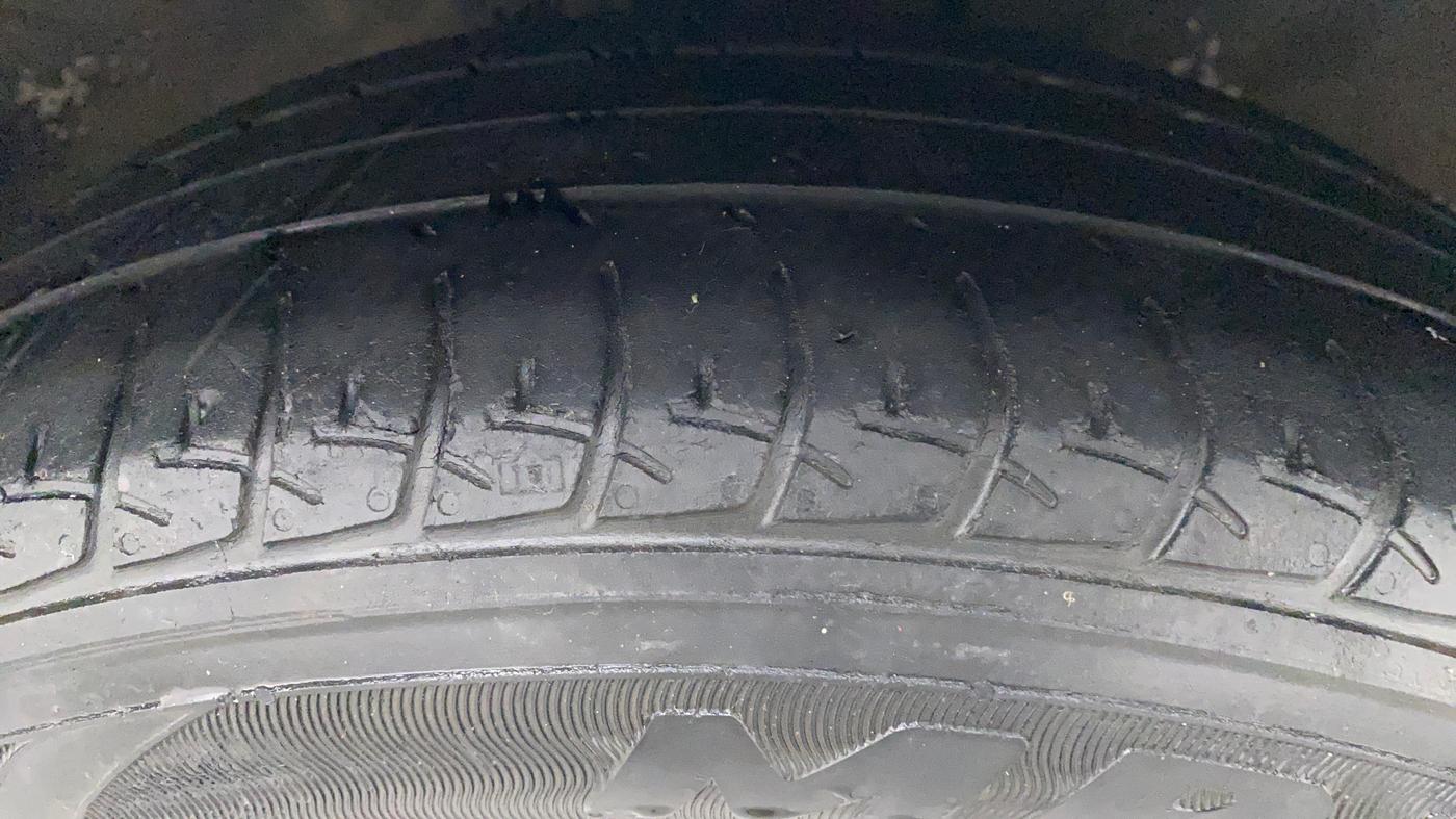 2017 Maruti Celerio ZXI AMT, Petrol, Automatic, 83,038 km, Right Front Tyre Tread