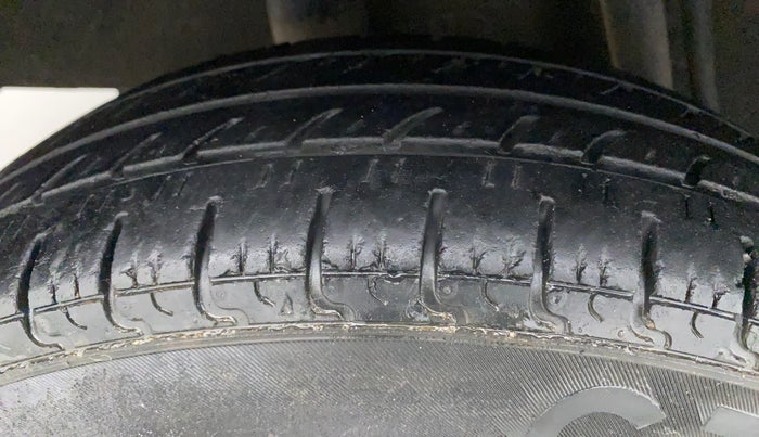 2015 Renault Kwid RXT 0.8, Petrol, Manual, 25,608 km, Right Rear Tyre Tread