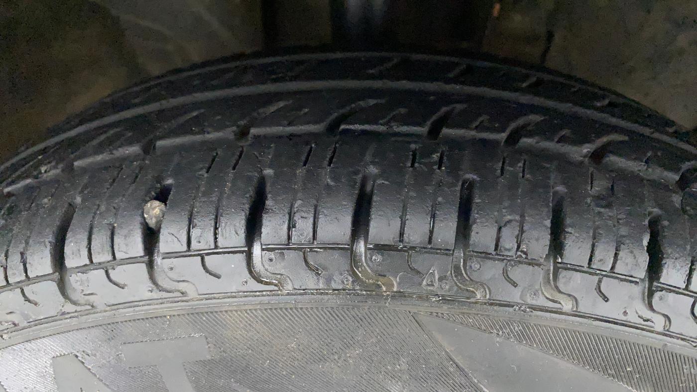 2015 Renault Kwid RXT 0.8, Petrol, Manual, 25,608 km, Right Front Tyre Tread