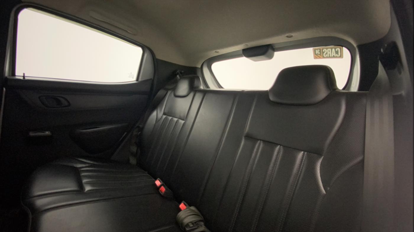 2015 Renault Kwid RXT 0.8, Petrol, Manual, 25,608 km, Right Side Rear Door Cabin