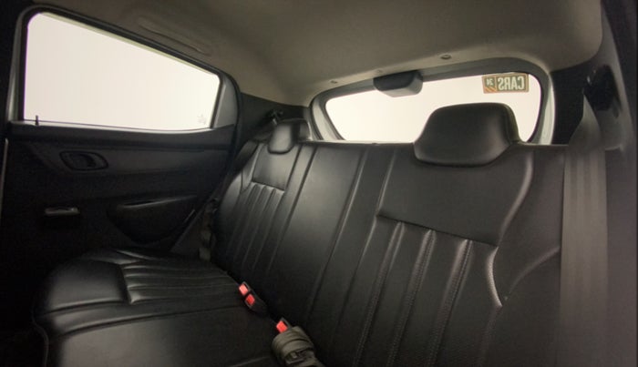 2015 Renault Kwid RXT 0.8, Petrol, Manual, 25,608 km, Right Side Rear Door Cabin