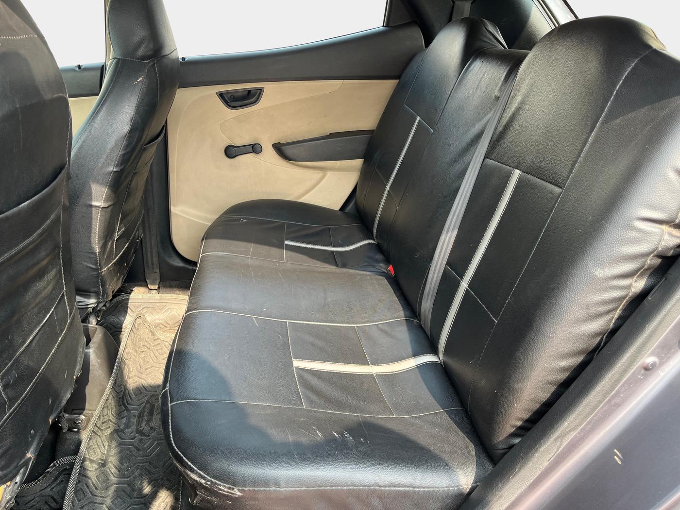 2016 Hyundai Eon ERA +, Petrol, Manual, 79,284 km, Right Side Rear Door Cabin