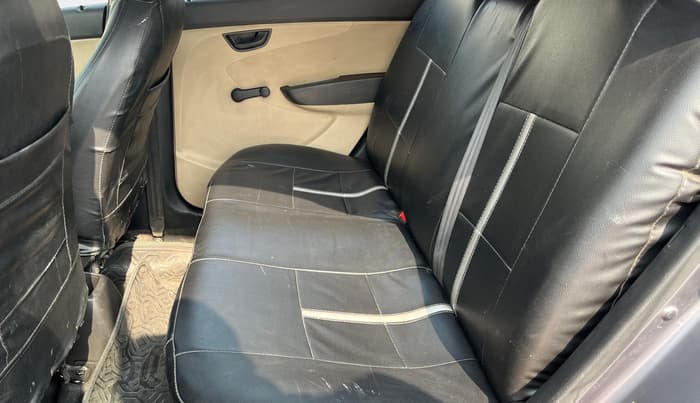 2016 Hyundai Eon ERA +, Petrol, Manual, 79,284 km, Right Side Rear Door Cabin
