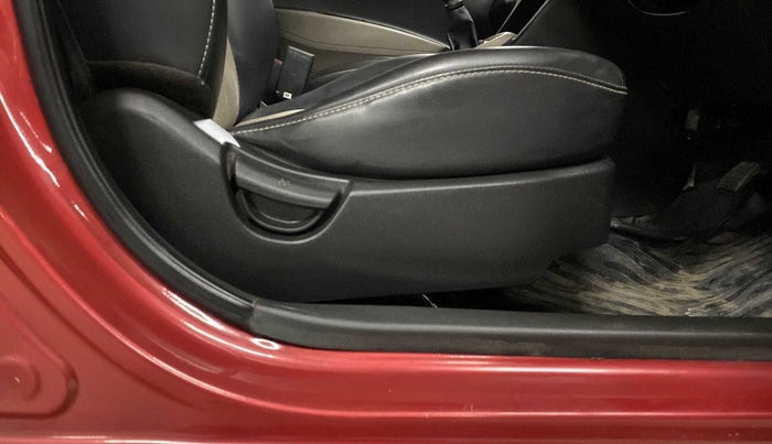 2018 Hyundai Grand i10 MAGNA 1.2 KAPPA VTVT, Petrol, Manual, 82,193 km, Driver Side Adjustment Panel