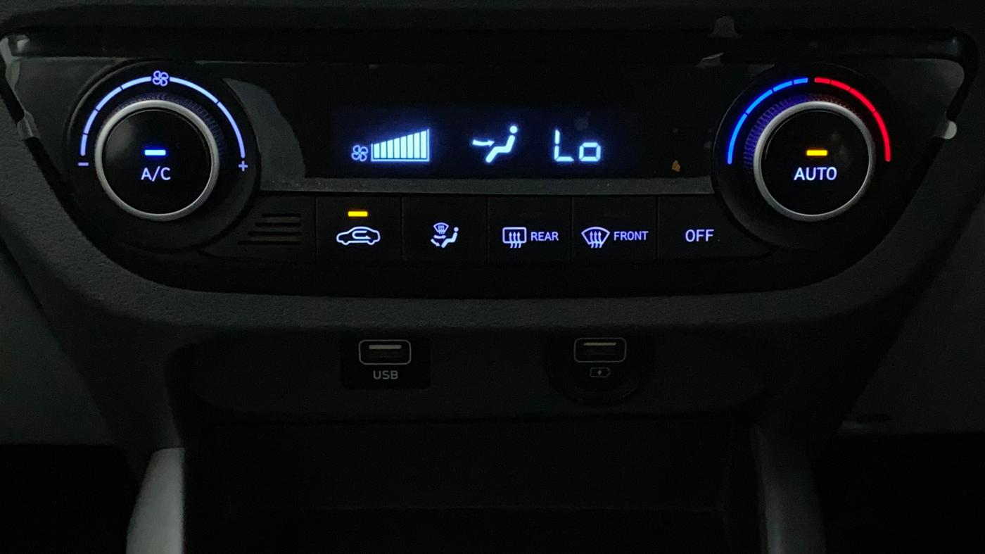 2019 Hyundai GRAND I10 NIOS SPORTZ AMT 1.2 KAPPA VTVT, Petrol, Automatic, 44,271 km, Automatic Climate Control