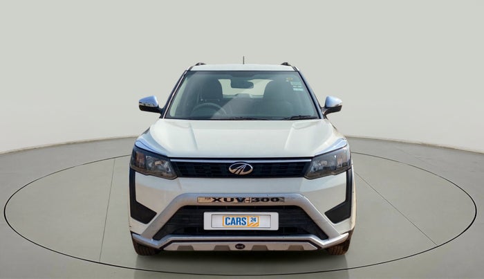 2020 Mahindra XUV300 W4 1.5 DIESEL, Diesel, Manual, 73,885 km, Front