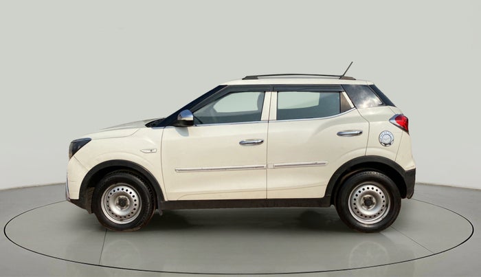 2020 Mahindra XUV300 W4 1.5 DIESEL, Diesel, Manual, 73,885 km, Left Side