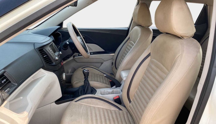 2020 Mahindra XUV300 W4 1.5 DIESEL, Diesel, Manual, 73,885 km, Right Side Front Door Cabin