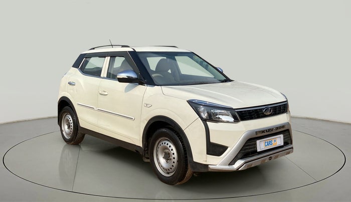 2020 Mahindra XUV300 W4 1.5 DIESEL, Diesel, Manual, 73,885 km, Right Front Diagonal
