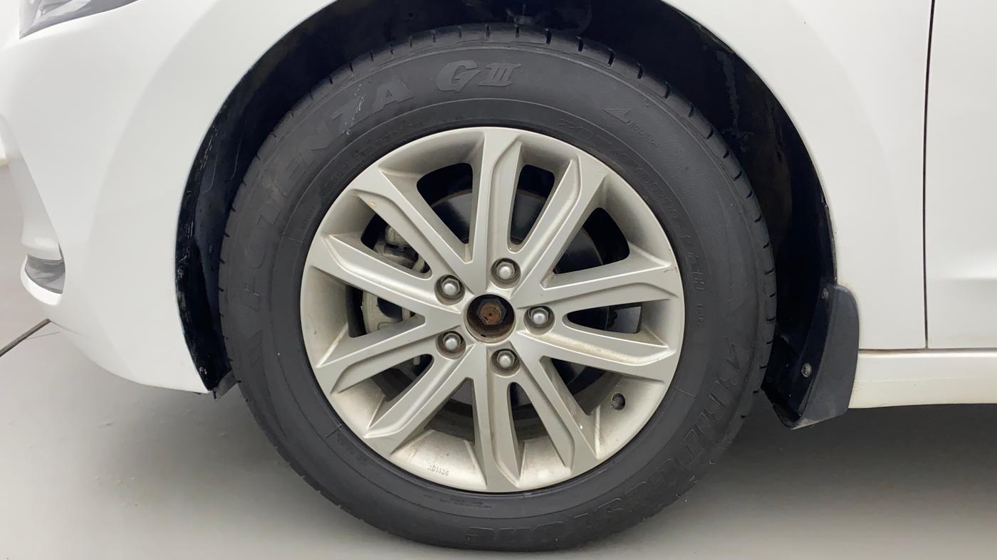 2017 Hyundai New Elantra 2.0 SX MT PETROL, Petrol, Manual, 92,776 km, Left Front Wheel