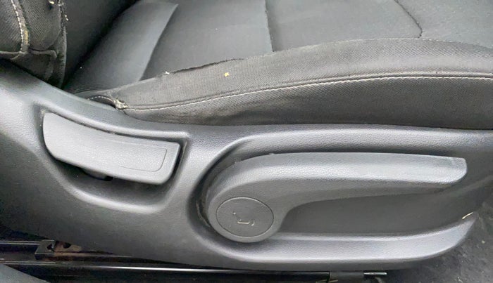2017 Hyundai New Elantra 2.0 SX MT PETROL, Petrol, Manual, 92,776 km, Driver Side Adjustment Panel