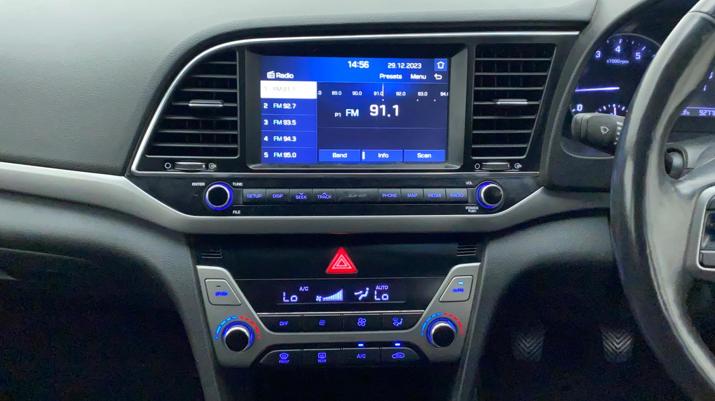 2017 Hyundai New Elantra 2.0 SX MT PETROL, Petrol, Manual, 92,776 km, Air Conditioner