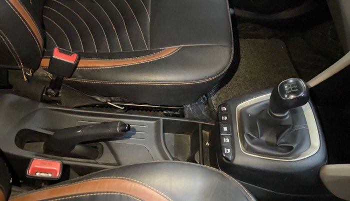 2019 Hyundai NEW SANTRO MAGNA, Petrol, Manual, 45,280 km, Gear Lever