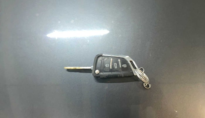2019 Hyundai NEW SANTRO MAGNA, Petrol, Manual, 45,280 km, Key Close Up
