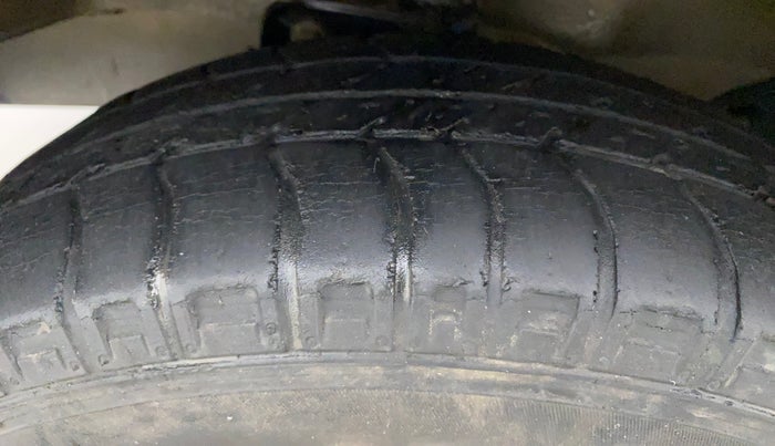 2018 Maruti Eeco 5 STR WITH A/C+HTR, Petrol, Manual, 31,854 km, Left Front Tyre Tread