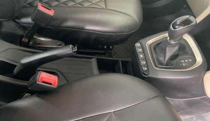 2018 Hyundai NEW SANTRO MAGNA AMT, Petrol, Automatic, 92,230 km, Gear Lever