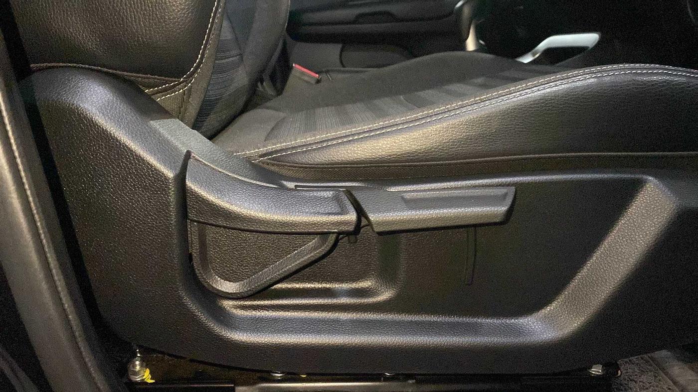 2022 KIA SONET HTK PLUS 1.0 IMT, Petrol, Manual, 1,319 km, Driver Side Adjustment Panel