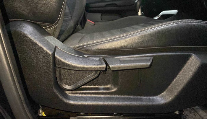 2022 KIA SONET HTK PLUS 1.0 IMT, Petrol, Manual, 1,319 km, Driver Side Adjustment Panel