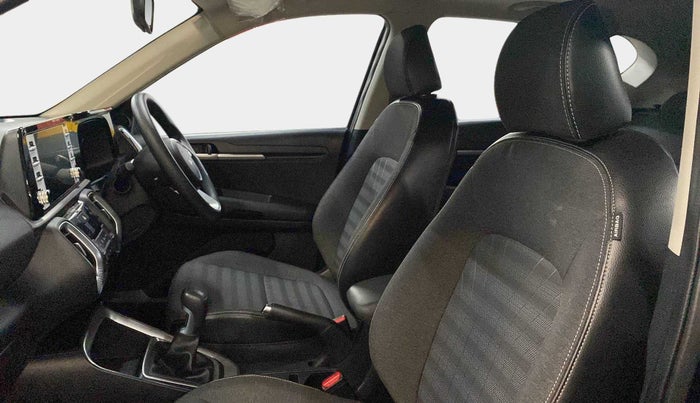 2022 KIA SONET HTK PLUS 1.0 IMT, Petrol, Manual, 1,319 km, Right Side Front Door Cabin