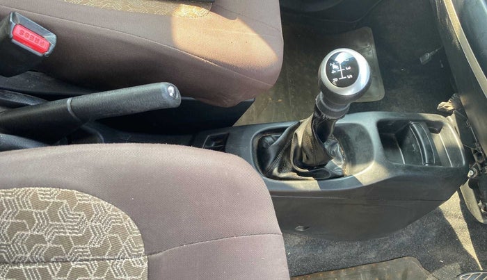 2016 Maruti Wagon R 1.0 VXI, Petrol, Manual, 70,423 km, Gear Lever