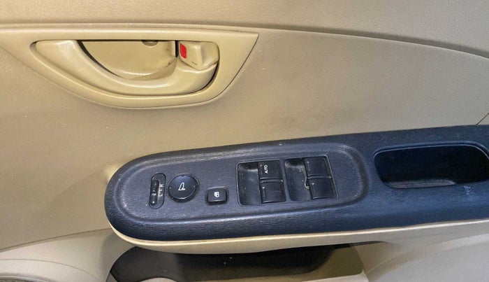 2014 Honda Brio S MT, Petrol, Manual, 64,572 km, Driver Side Door Panels Control