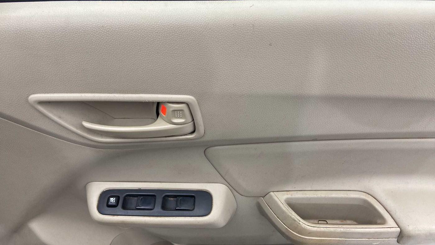 2019 Maruti Dzire LXI, Petrol, Manual, 50,538 km, Driver Side Door Panels Control