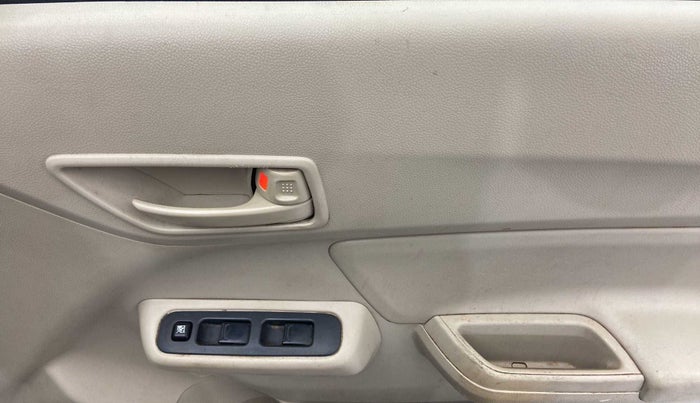 2019 Maruti Dzire LXI, Petrol, Manual, 50,538 km, Driver Side Door Panels Control