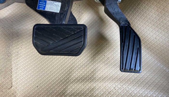 2019 Maruti Ciaz DELTA AT 1.5 SHVS PETROL, Petrol, Automatic, 22,781 km, Pedals