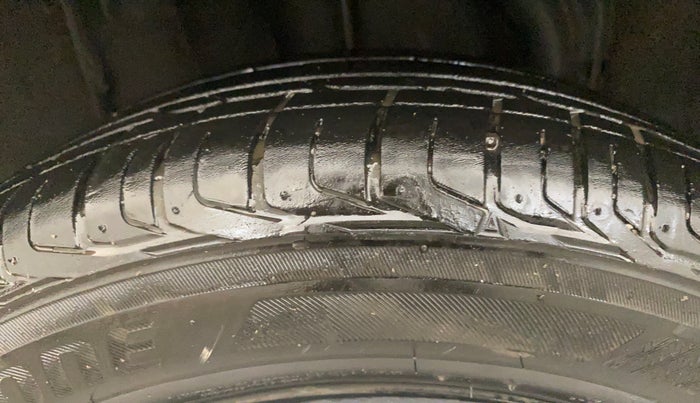 2021 Nissan MAGNITE XL TURBO, Petrol, Manual, 71,037 km, Right Rear Tyre Tread