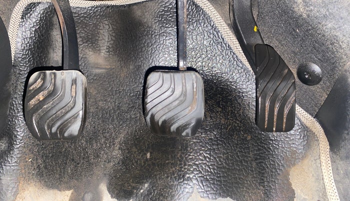 2021 Nissan MAGNITE XL TURBO, Petrol, Manual, 71,037 km, Pedals