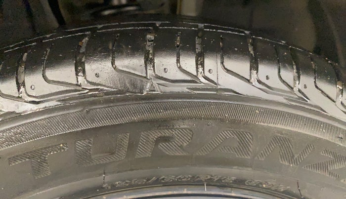 2021 Nissan MAGNITE XL TURBO, Petrol, Manual, 71,037 km, Right Front Tyre Tread