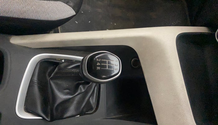 2021 Nissan MAGNITE XL TURBO, Petrol, Manual, 71,037 km, Gear Lever