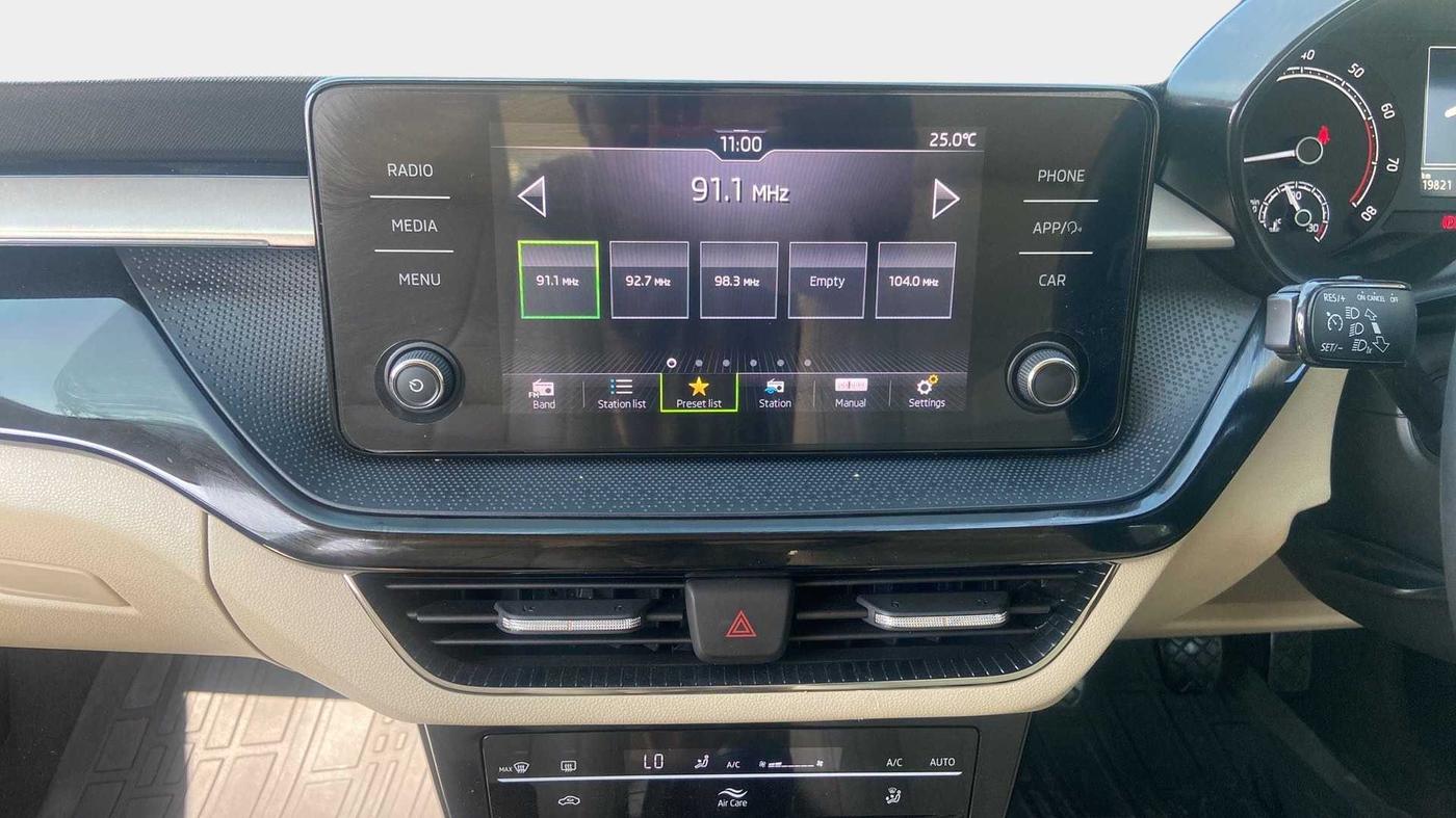 2022 Skoda SLAVIA AMBITION 1.0L TSI MT, Petrol, Manual, 19,819 km, Air Conditioner