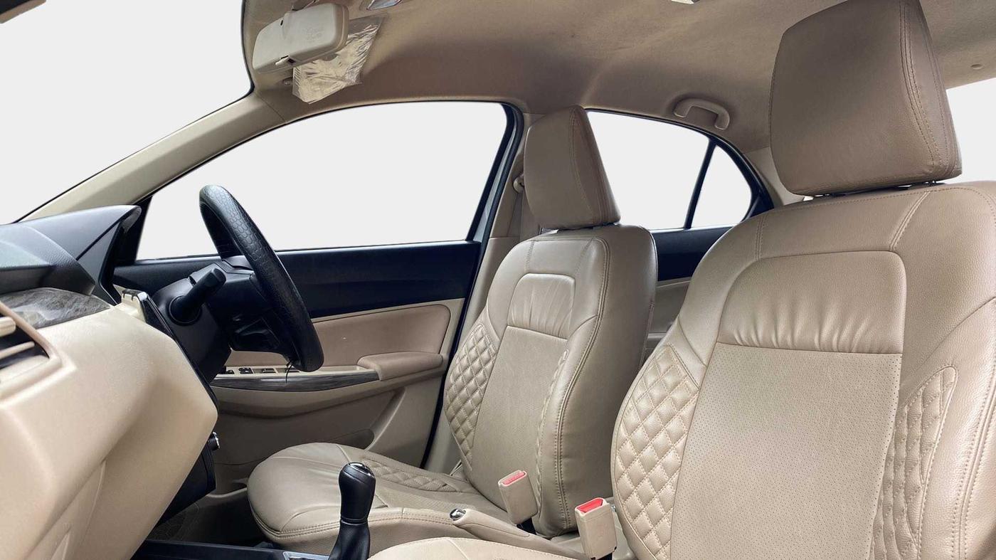 2022 Maruti Dzire ZXI CNG, CNG, Manual, 25,549 km, Right Side Front Door Cabin