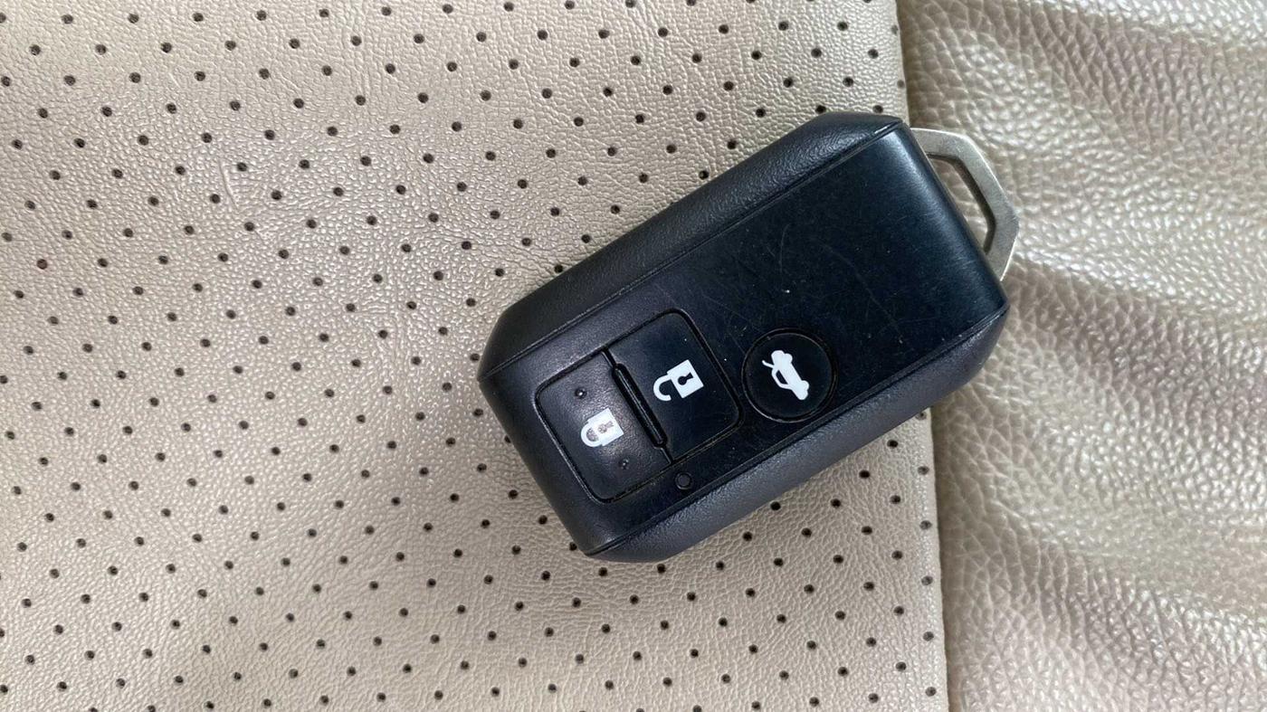2022 Maruti Dzire ZXI CNG, CNG, Manual, 25,549 km, Key Close Up