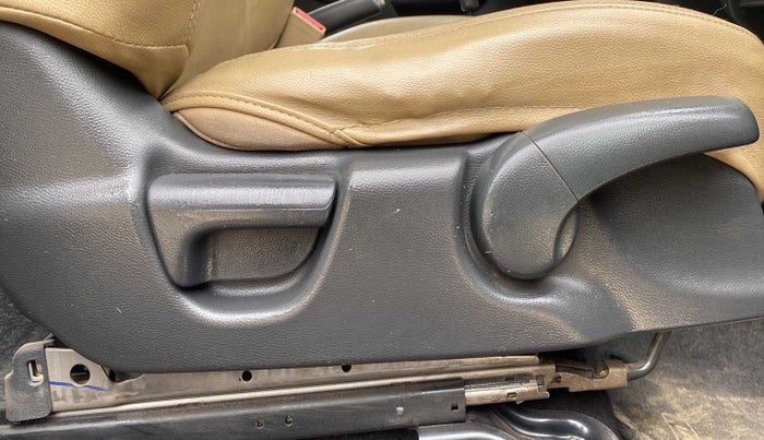 2017 Honda Jazz 1.2L I-VTEC V, Petrol, Manual, 34,456 km, Driver Side Adjustment Panel