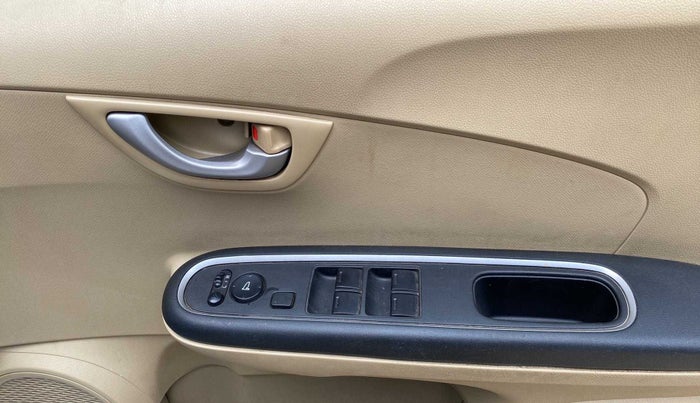 2017 Honda Amaze 1.2L I-VTEC SX, Petrol, Manual, 34,590 km, Driver Side Door Panels Control