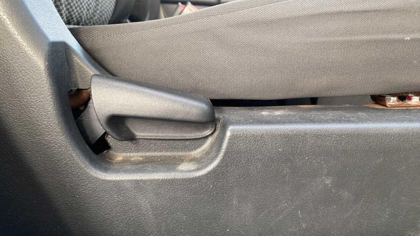 2015 Maruti Wagon R 1.0 LXI, Petrol, Manual, 85,165 km, Driver Side Adjustment Panel