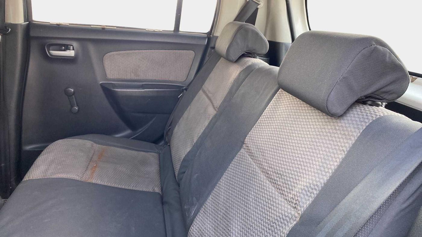 2015 Maruti Wagon R 1.0 LXI, Petrol, Manual, 85,165 km, Right Side Rear Door Cabin