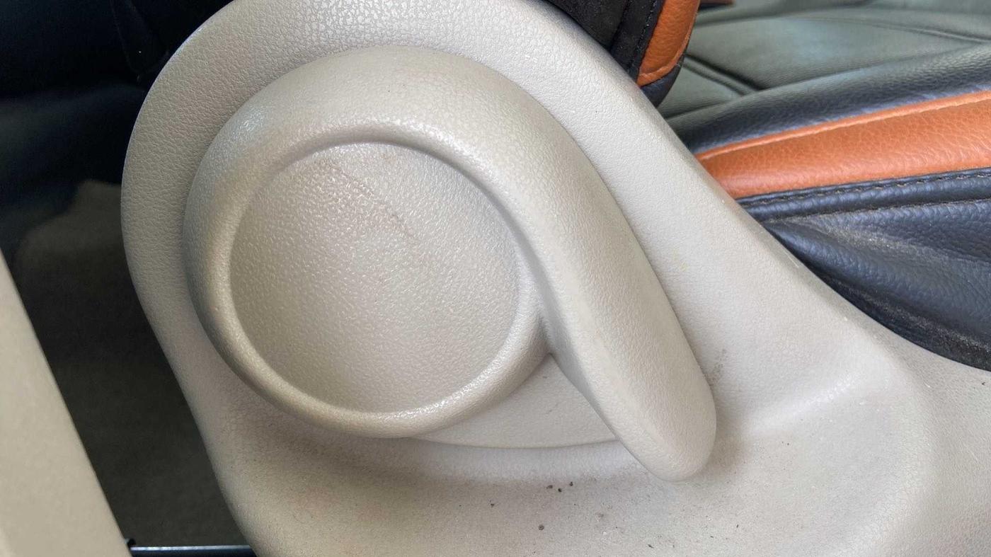 2016 Renault Pulse RXL PETROL, Petrol, Manual, 77,562 km, Driver Side Adjustment Panel