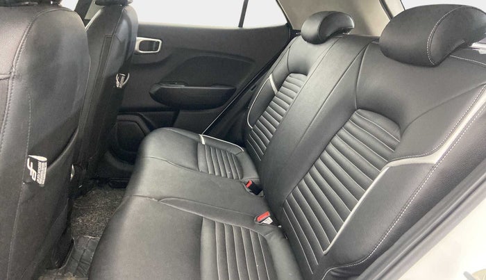 2021 Hyundai VENUE SX PLUS 1.0 TURBO DCT, Petrol, Automatic, 28,869 km, Right Side Rear Door Cabin